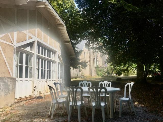 Hotel Domaine Du Lampy-Neuf Saissac Esterno foto